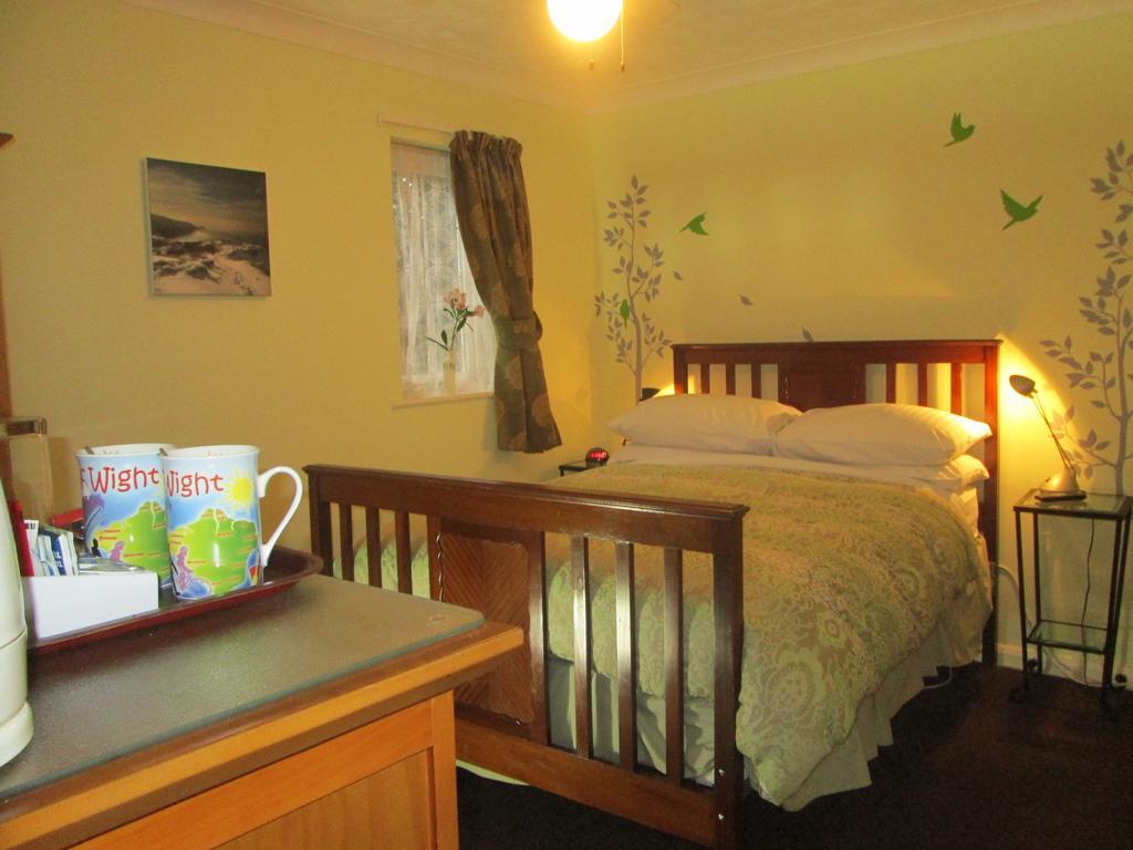 Crossways House Bed And Breakfast East Cowes Habitación foto